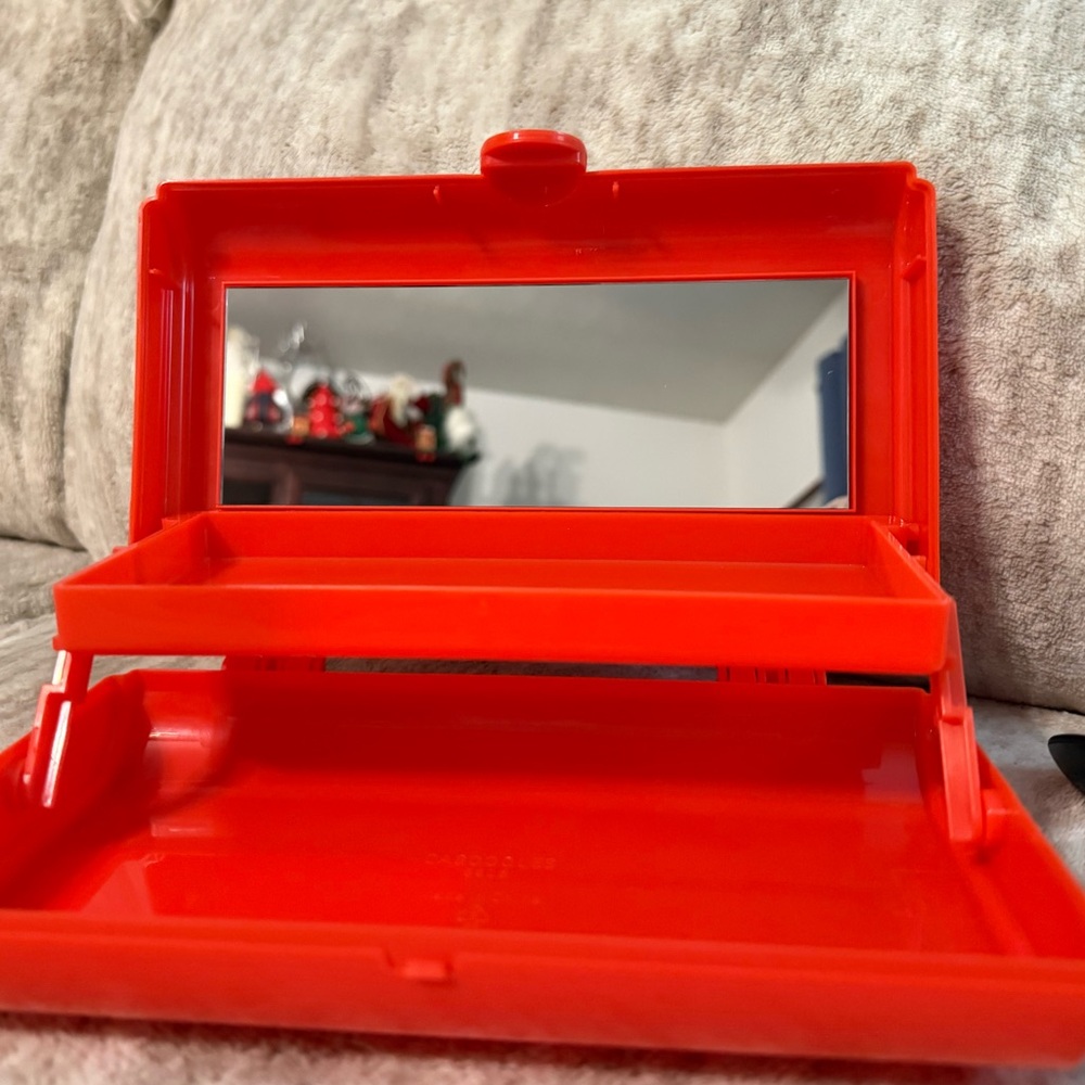 Crayola Limited Edition Red Tote - Picture 4 of 5